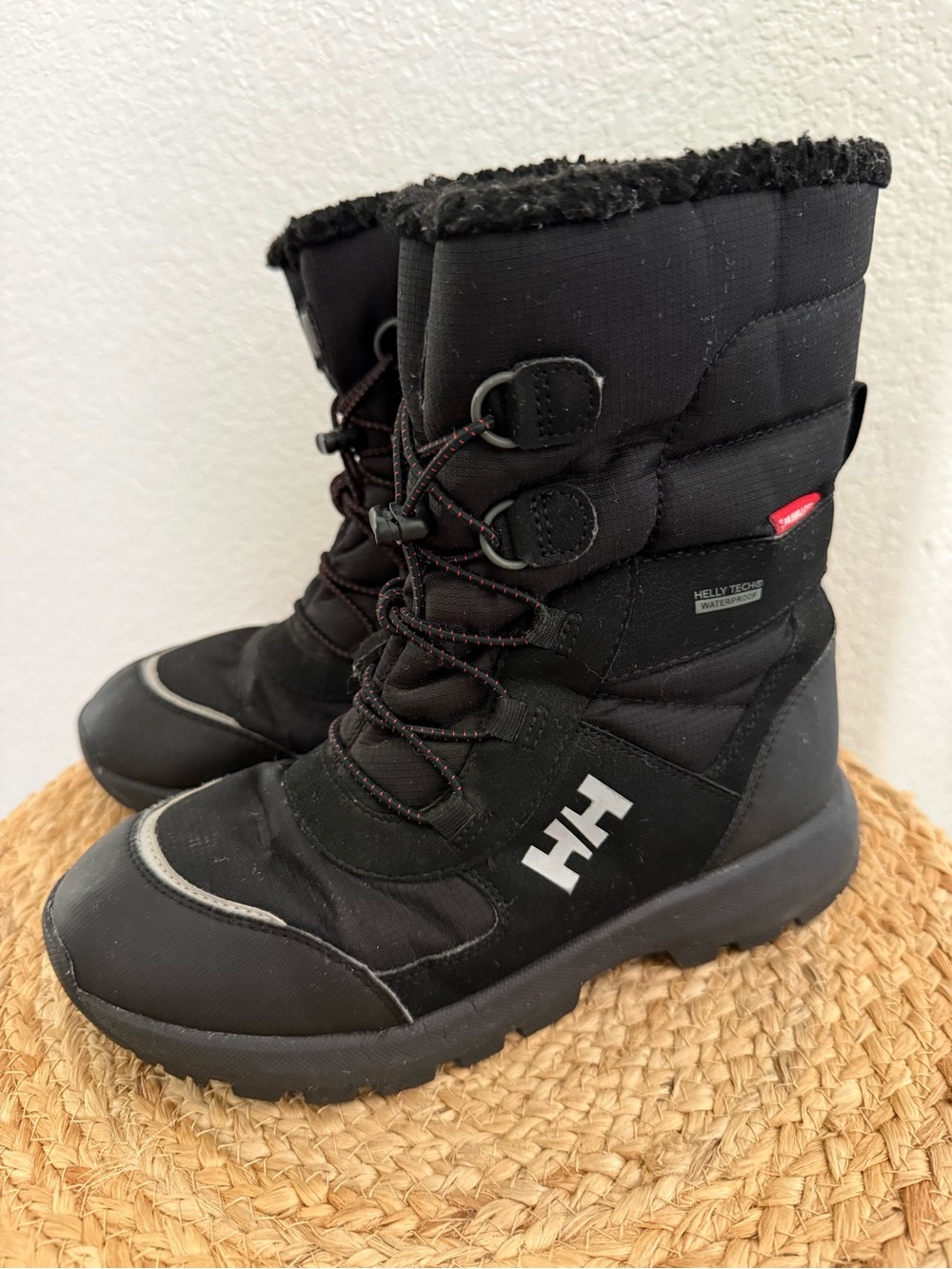 Helly Hansen Kids Black Insulated Snow Boots with Faux-Fur Cuff Size 4